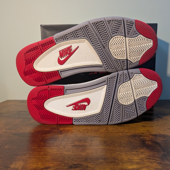 Air Jordan 4 Retro "Bred Reimagined" (2024)
Style Code: FV5029-006 - Picture 7 of 10